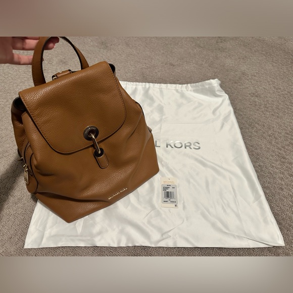 Michael Kors Raven Medium Backpack Pebbled Leather with Dust Bag - Picture 3 of 17